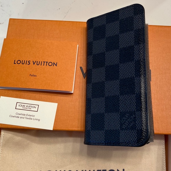 Louis Vuitton Handbags - Authentic! LV Folio IPhone 7/8